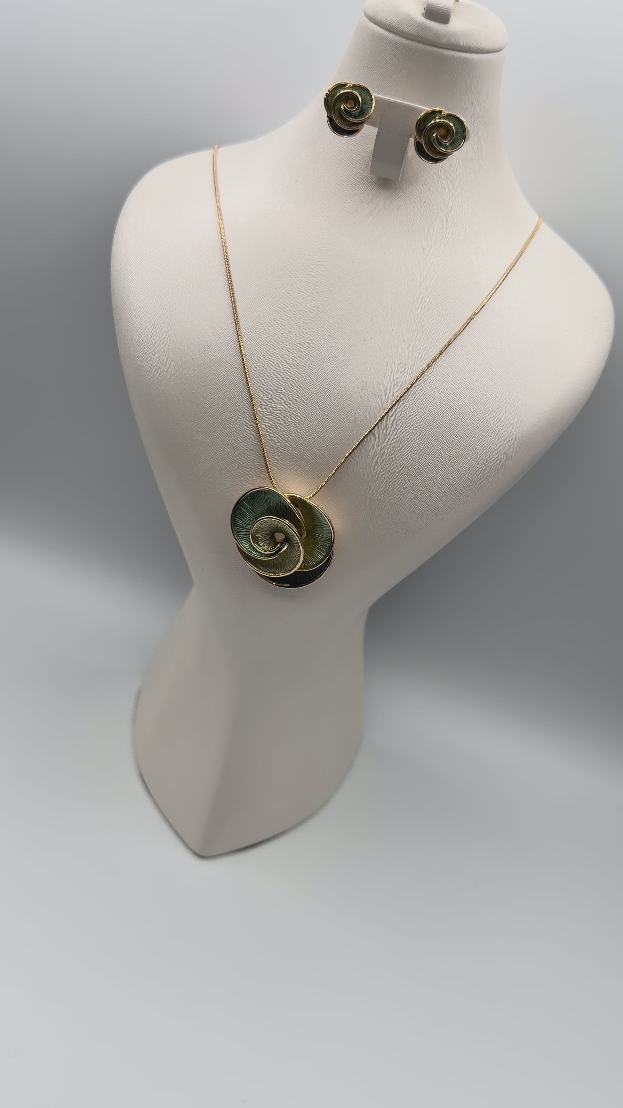 Collier et Boucles D'Oreilles Italien en Acier | Ref: 00160